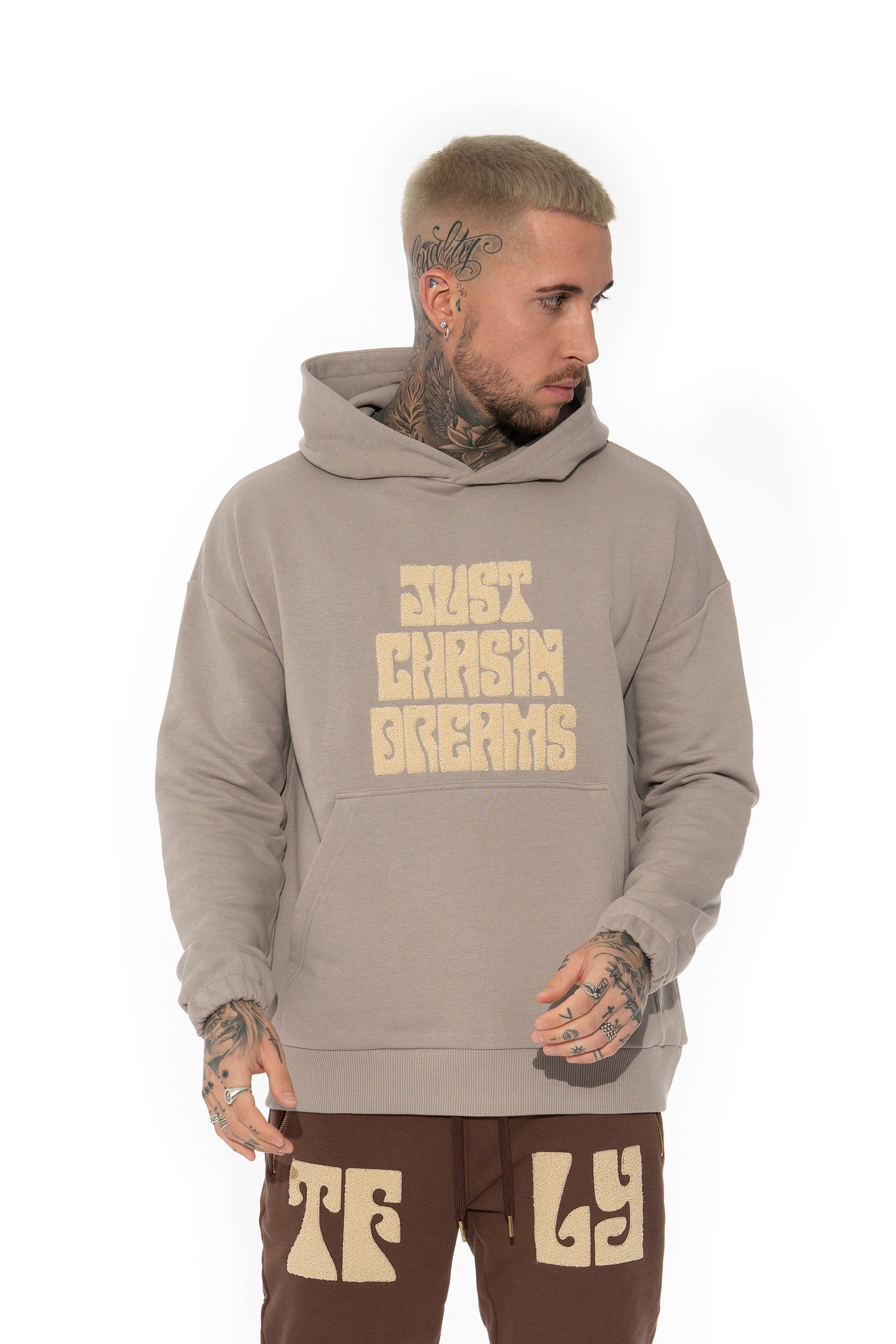 058/22 - YOU‘RE CHASIN‘ DREAMS HOODIE