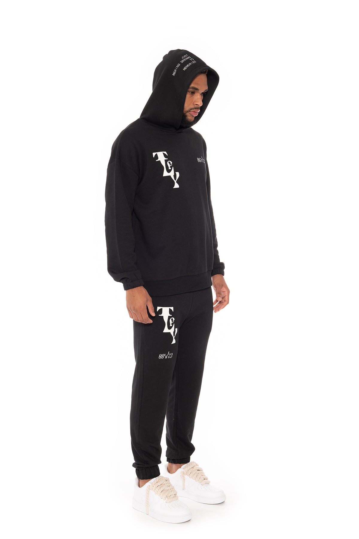 087/23 - YOU‘RE MEMORABLE HOODIE