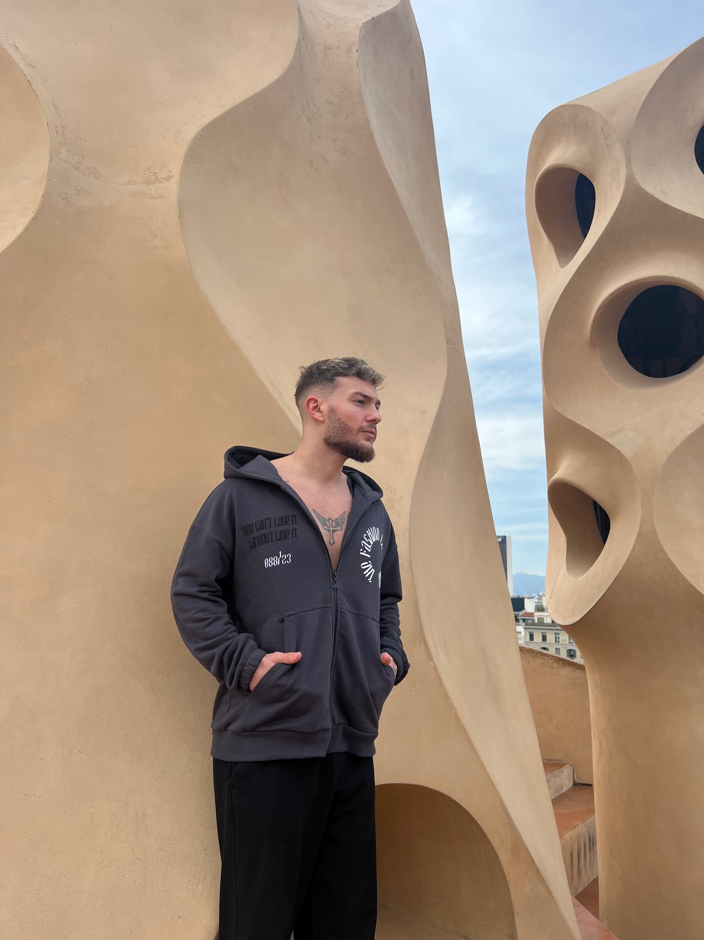BARCELONA EDITION 088/23 - LOVE & LIVE ZIP HOODIE